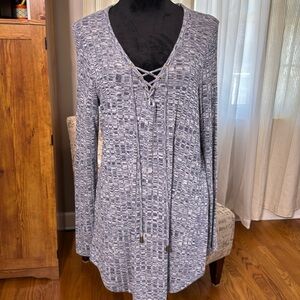 Woman’s lite weight sweater size Large strazzi brand